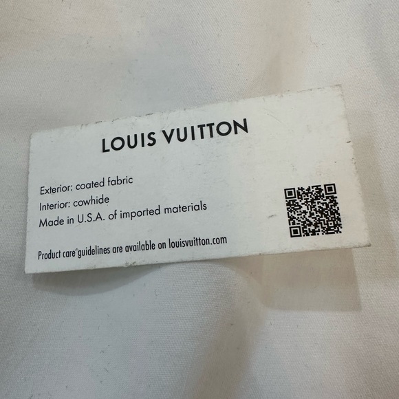 Louis Vuitton Sarah Wallet with Red Interior - Picture 3 of 10